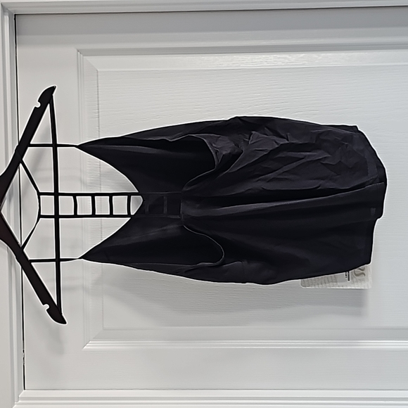 Breezy Singlet - Picture 3 of 3